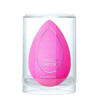 $20.00Shop NowMeghan told Birchbox that her go-to application process for foundation involves the iconic BeautyBlender original. "Only apply foundation to the spots you need it and spread it with a beautyblender original," she said. "I never want to cover my freckles, so I'll just do a 'wash' of foundation in certain sections instead of over the entire face."