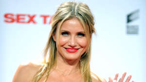 ‘Charlie’s Angel’ star Cameron Diaz wears a horseshoe necklace that she believes has mystical anti aging energy in order to promote youth and longevity within herself.  Cameron, at 49, has not lost her model looks. Could this be the work of her lucky charm?