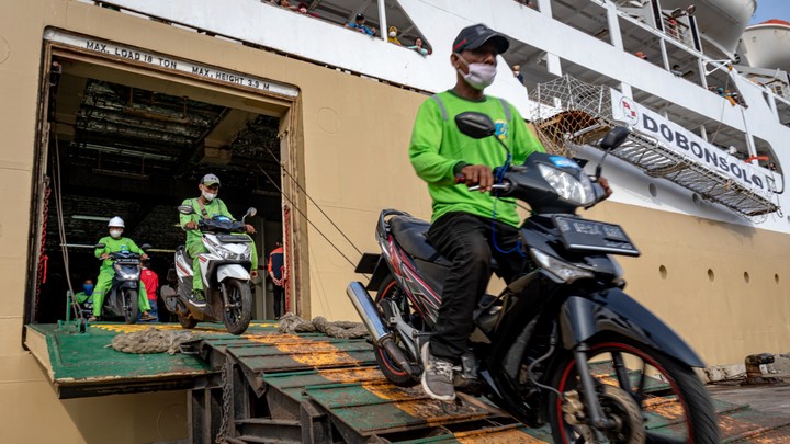 Warga Dan Sepeda Motornya Bisa Mudik Gratis Ke Semarang Pakai Kapal Laut