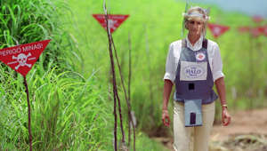 Princess Diana discusses importance of landmine visit in 1997