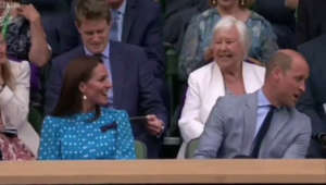 Kate Middleton blows kiss to her parents at Wimbledon