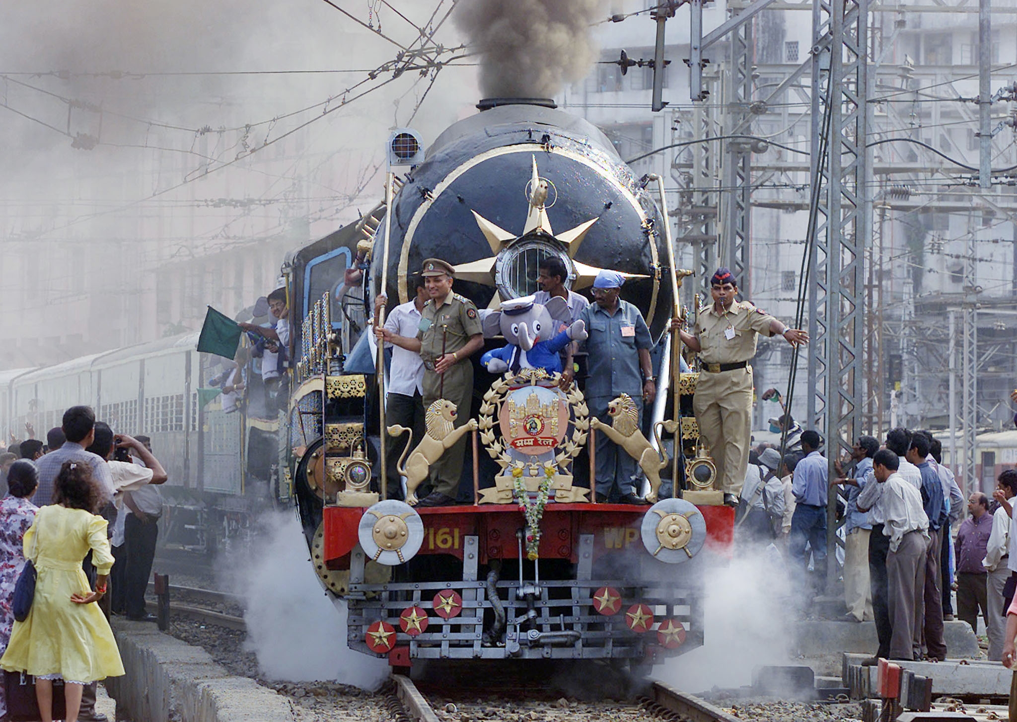 mind-blowing facts about Indian Railways