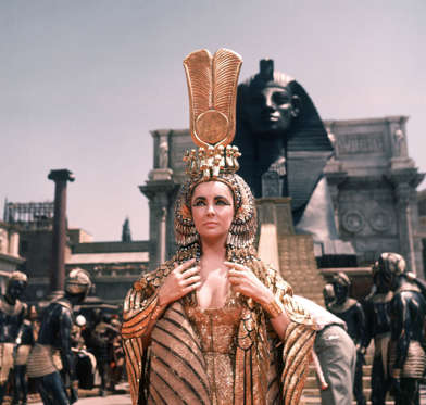 British actress Elizabeth Taylor on May 8, 1962 during the filming of the famous movie “Cleopatra” in Rome’s Cinecitta Studio in Italy, which at the time of filming was the most expensive film ever made.