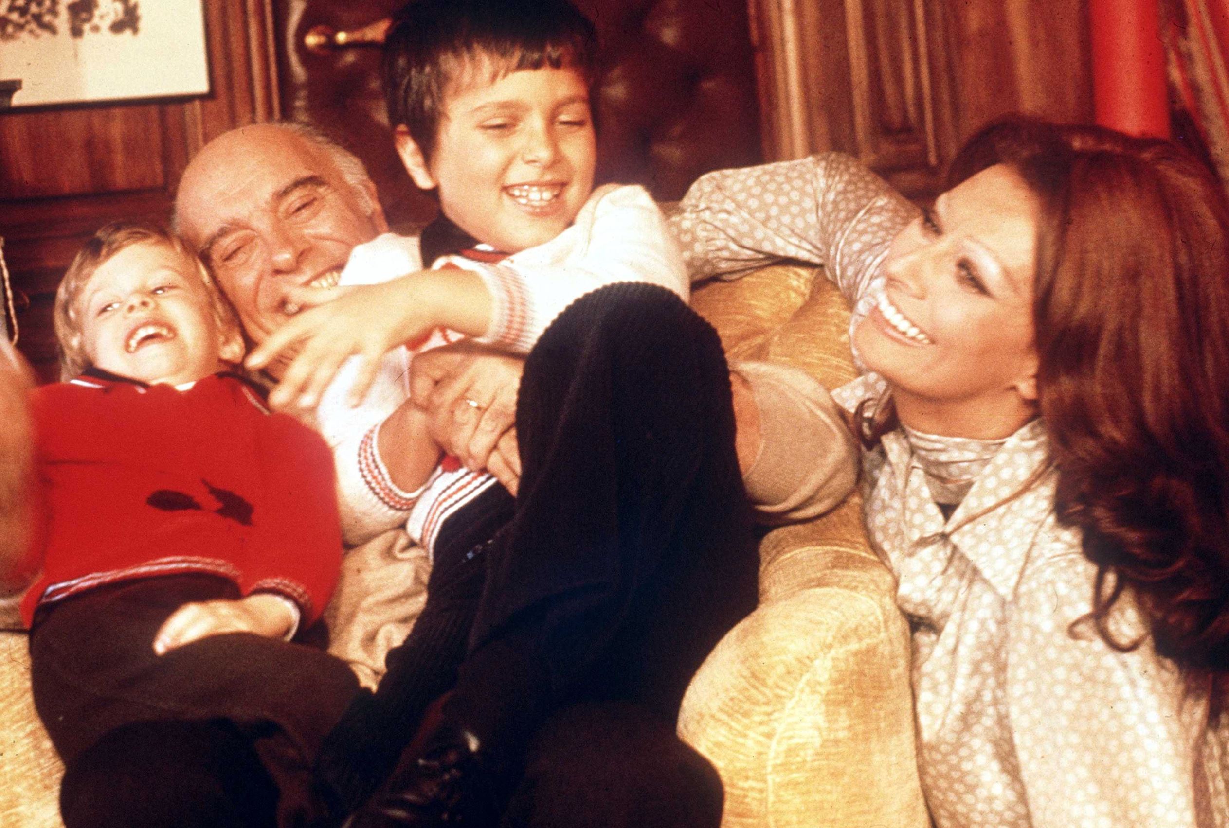 SOPHIA LOREN AND FAMILY Carlo Ponti and Sophia Loren with children Carlo and Edoardo
