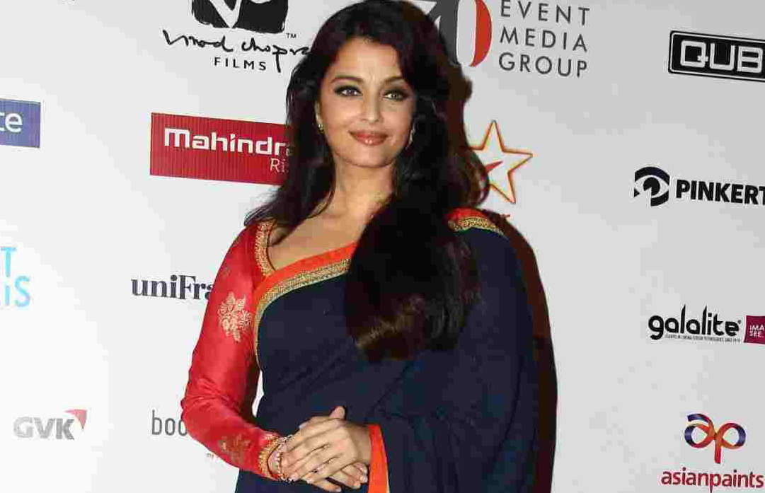 Stunning Bollywood divas sarees