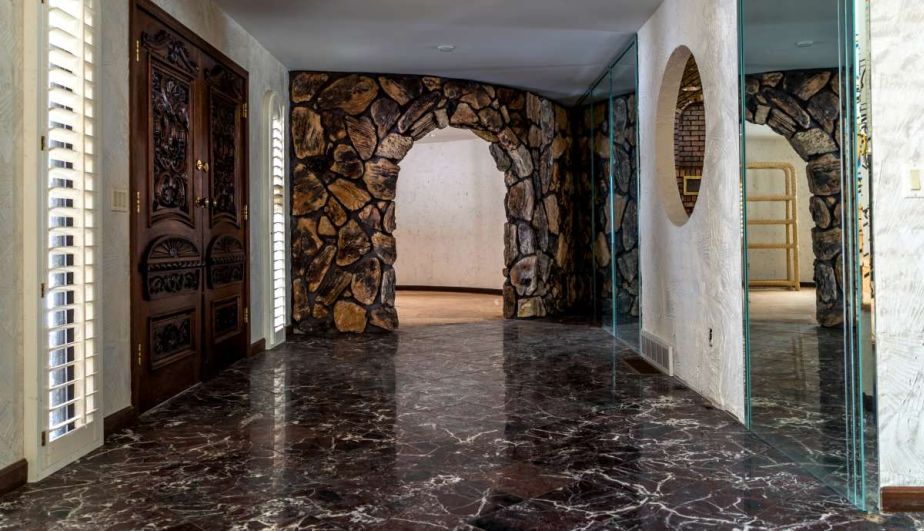 Así luce ahora la mansión en la que vivió el excampeón de boxeo, Mike Tyson.