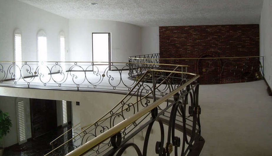 Así luce ahora la mansión en la que vivió el excampeón de boxeo, Mike Tyson.