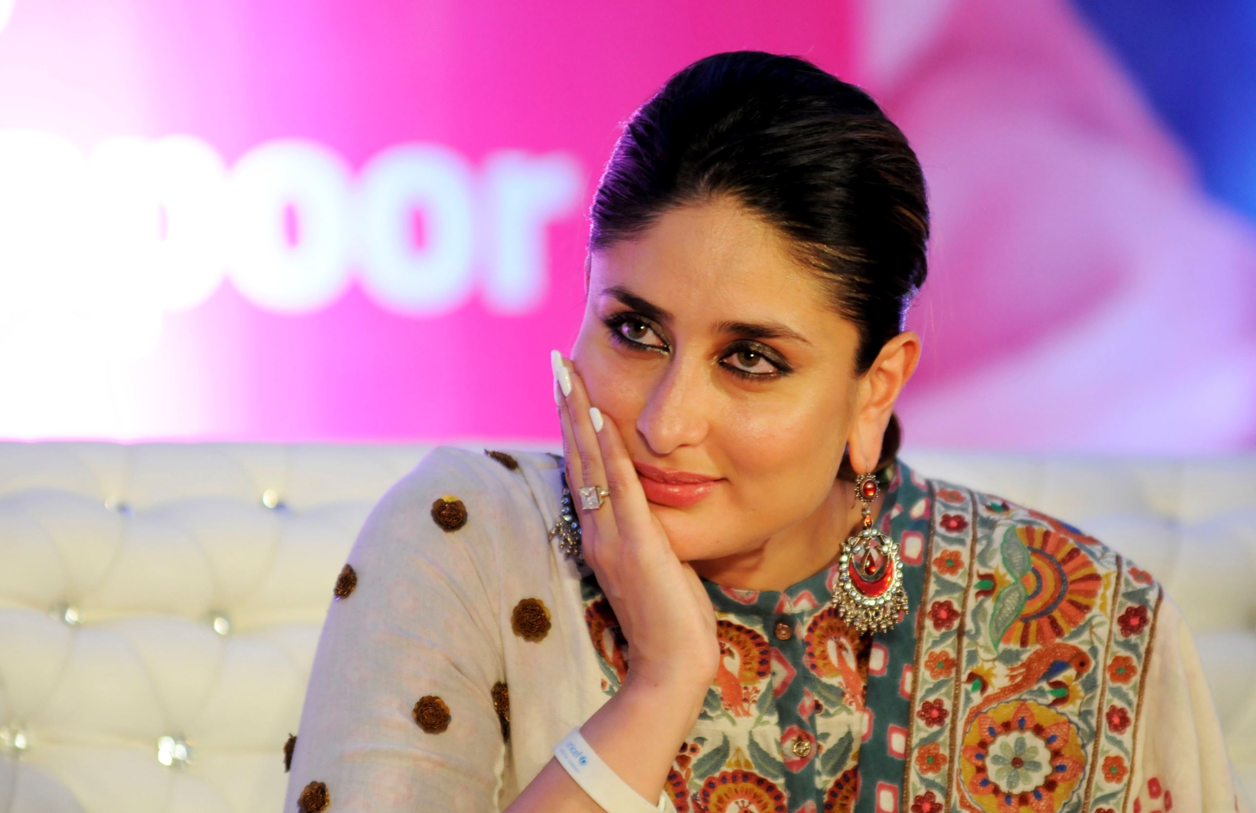 stalking Kareena Kapoor?