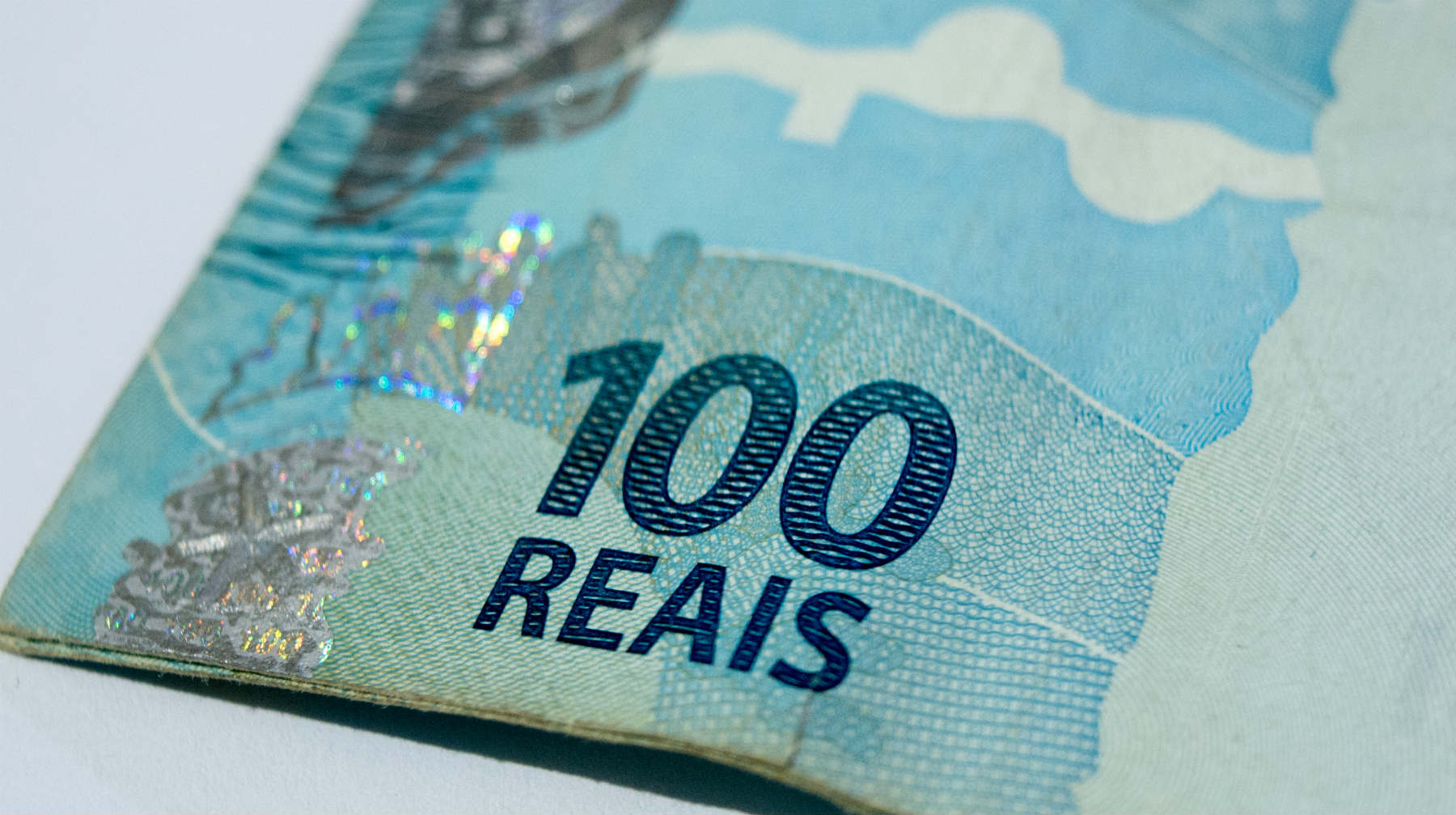 Cem reais