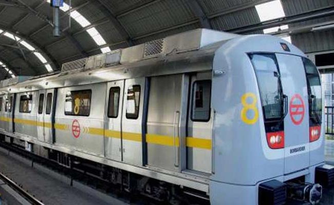pickpockets Delhi Metro women: CISF