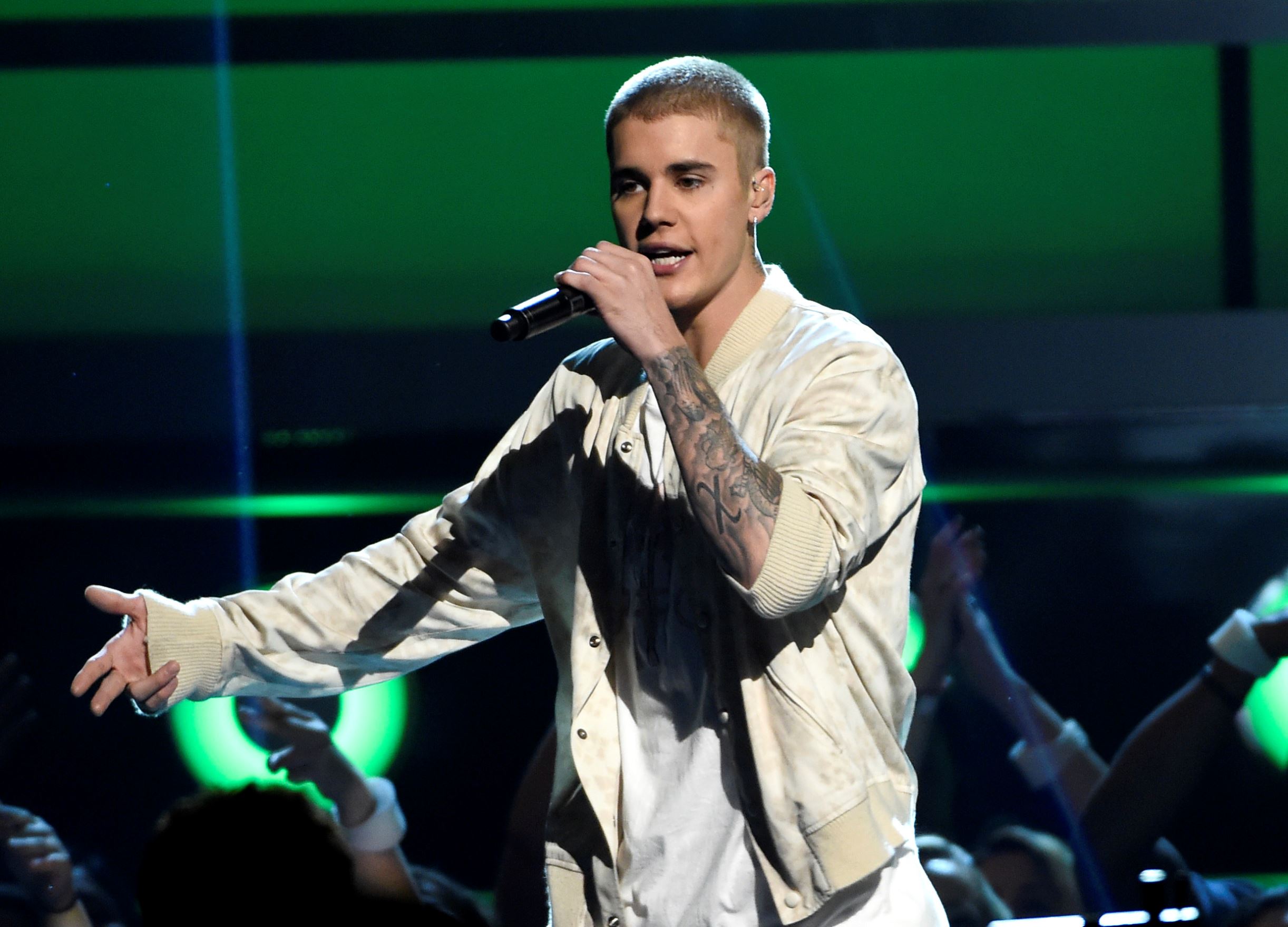Justin Bieber perform Mumbai