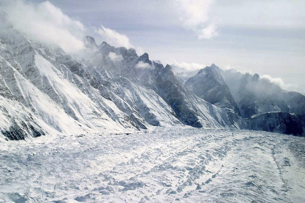 soldiers missing after avalanche