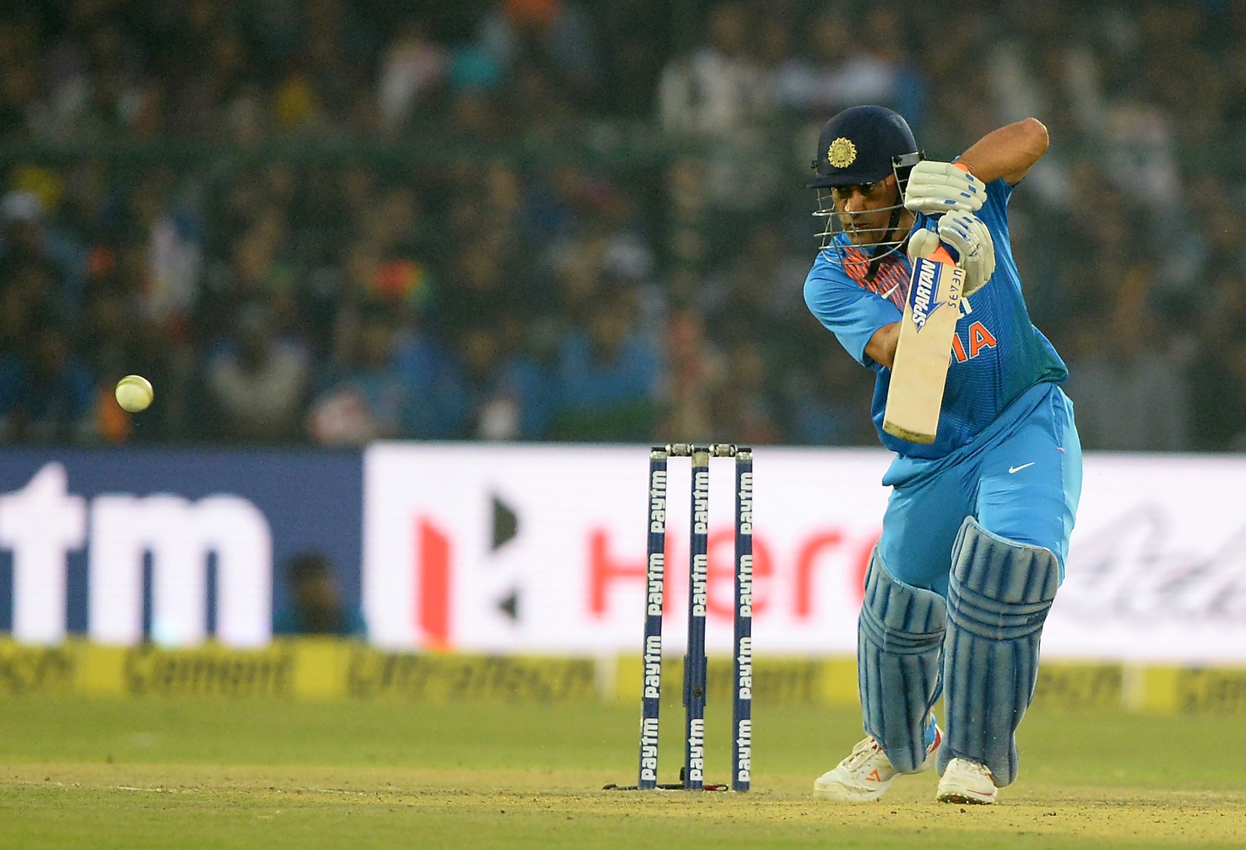 'Drop Dhoni from Lanka series'