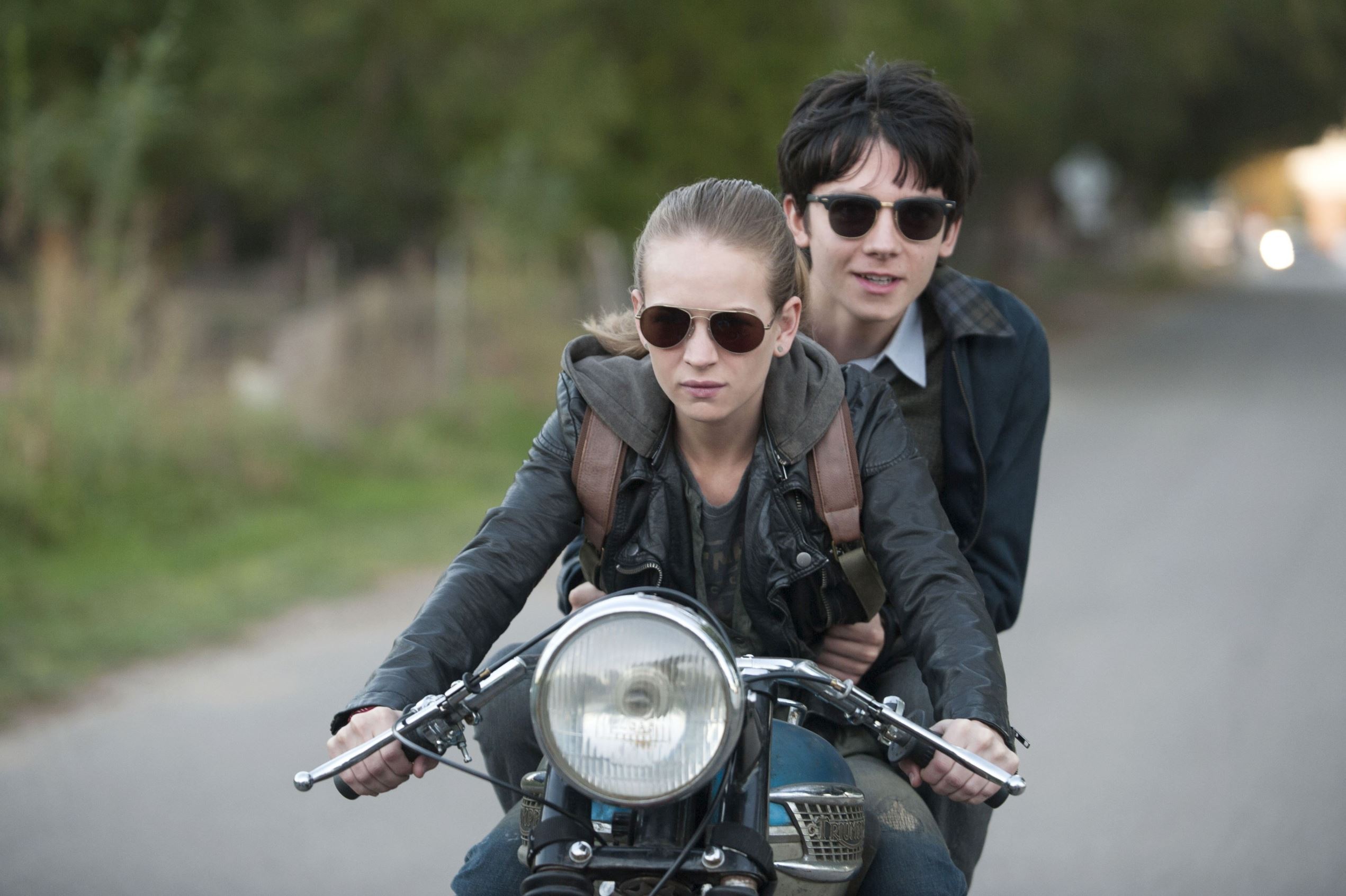 Movie reviews: 'The Space Between