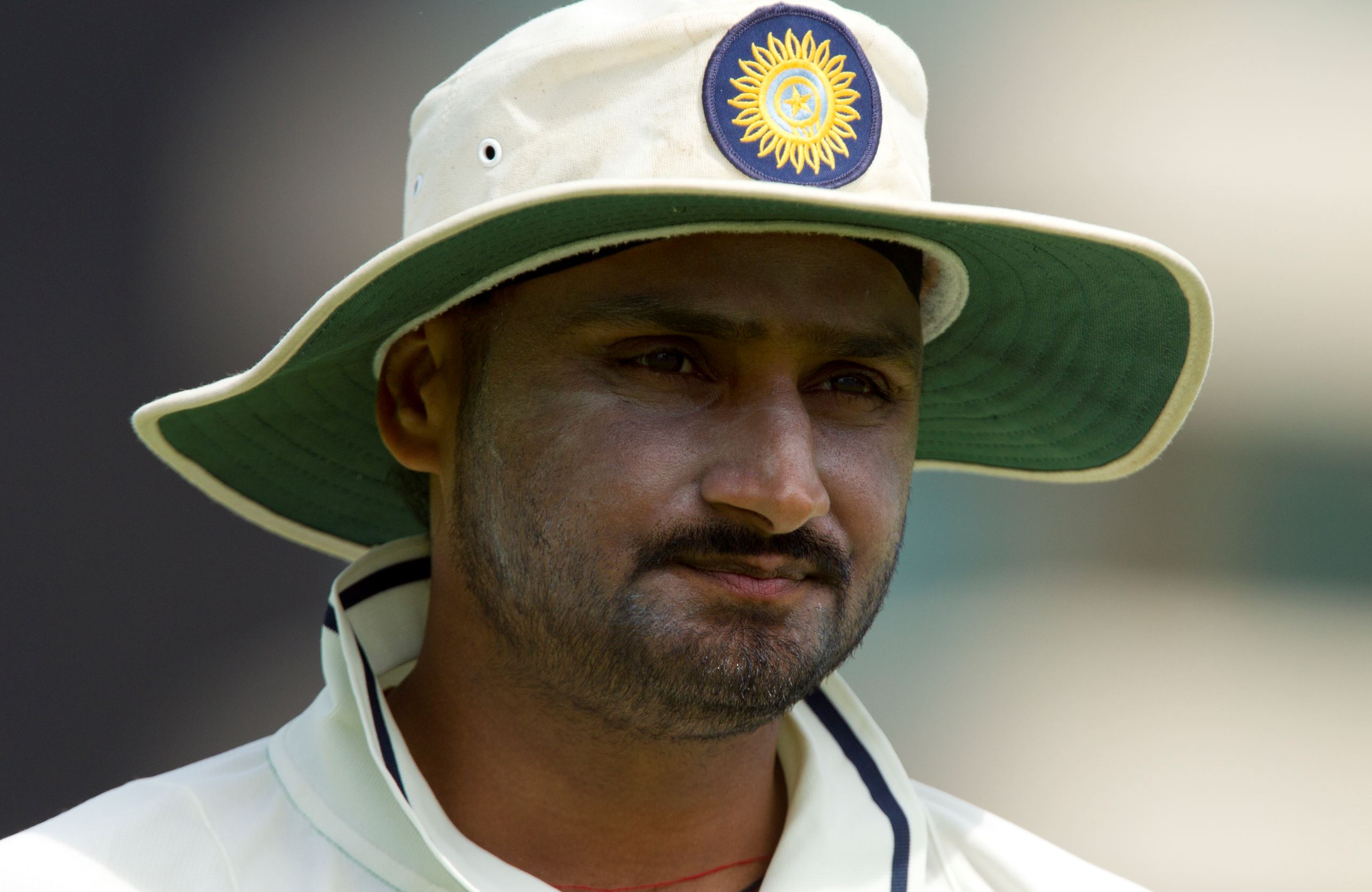 Harbhajan trolls team