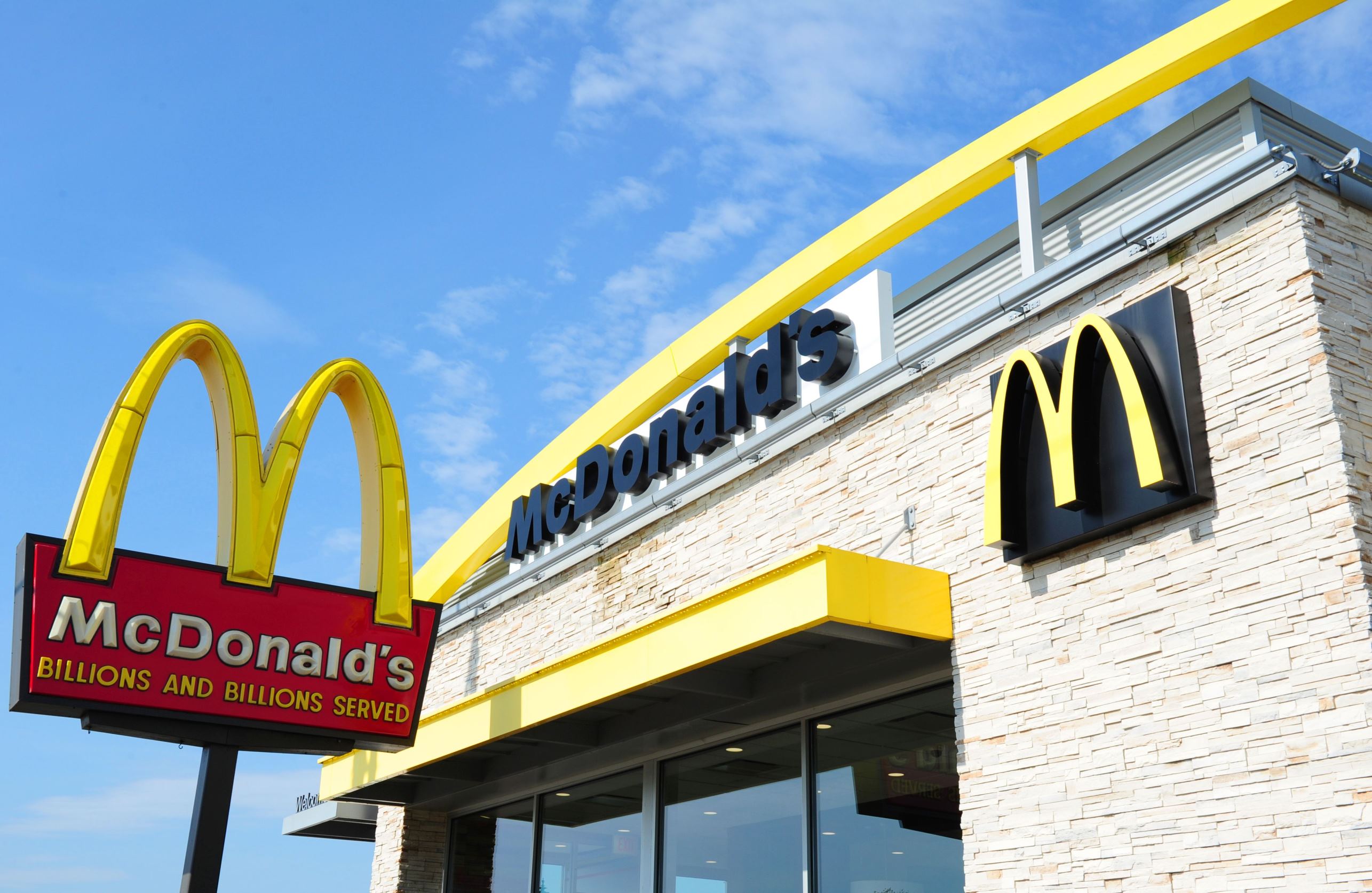 McDonald's employee shows yucky truth