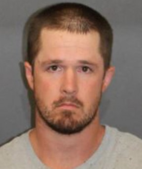 Cops: abandons daughter desert without