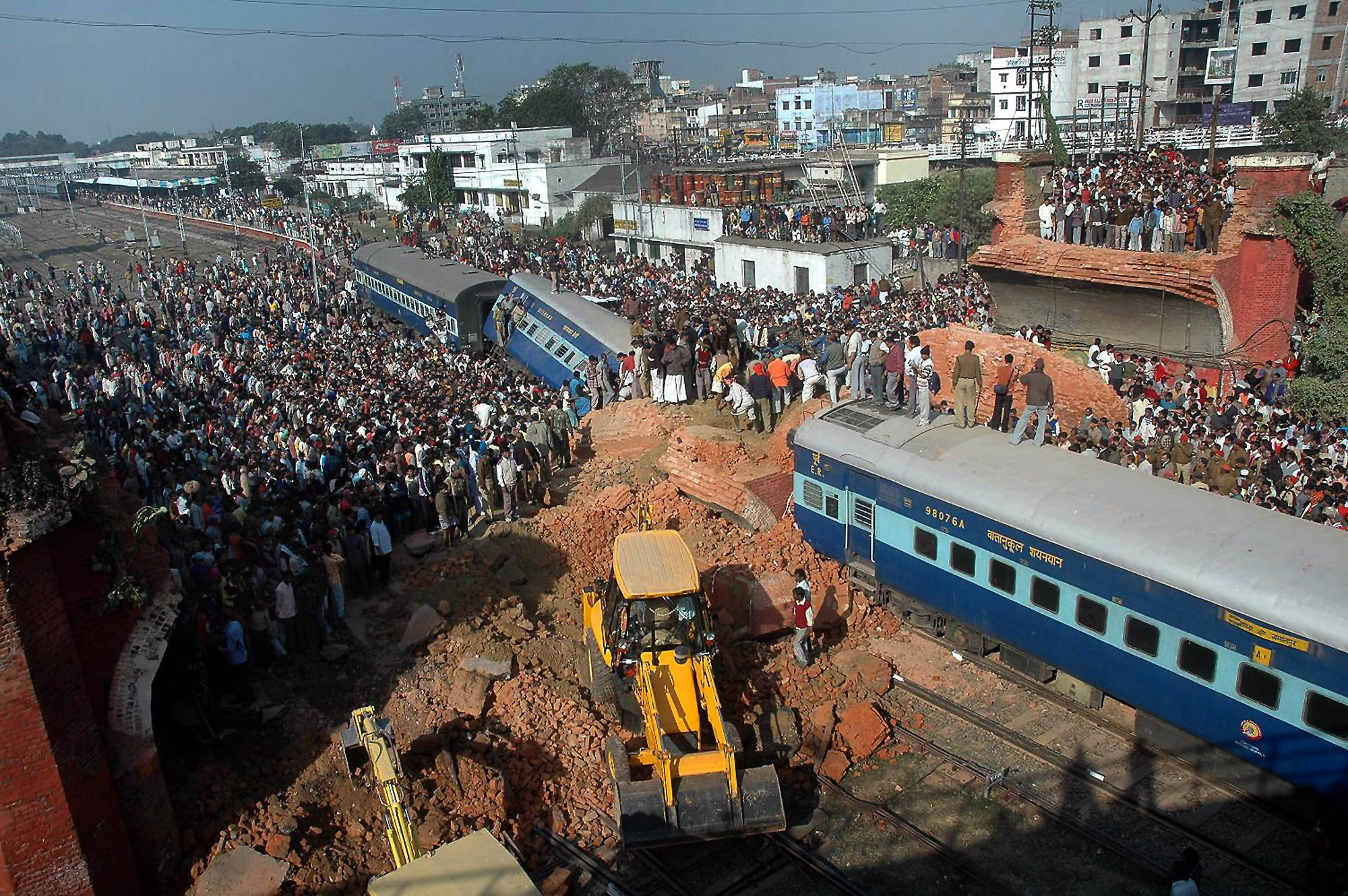 Disastrous bridge collapses need believe