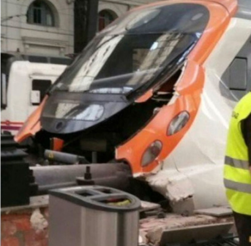 least injured train crash Barcelona