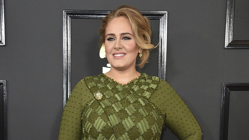 Adele stops performance after suffers
