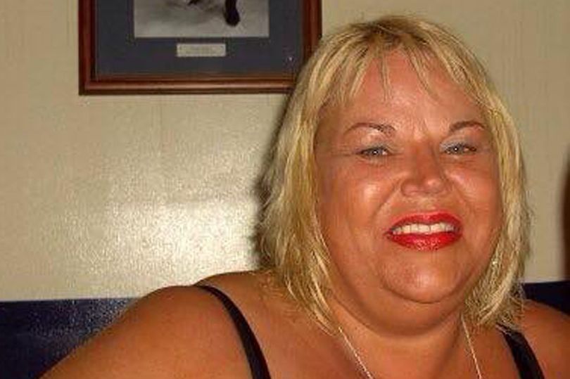 Size woman addicted chips loses