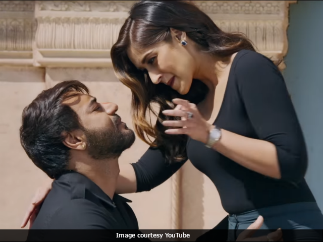 'Baadshaho' director trim intimate scene