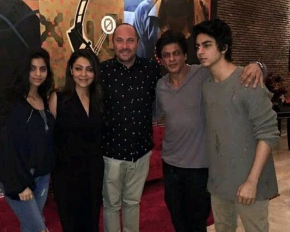 pics: Shah Rukh with Aryan