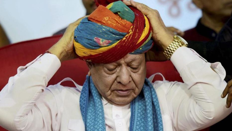 thrown Congress hours ago: Vaghela