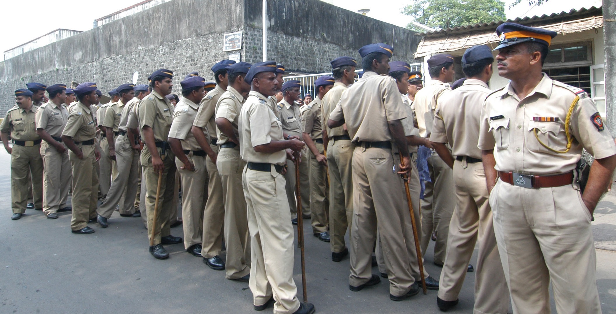 worker hacked death Kerala