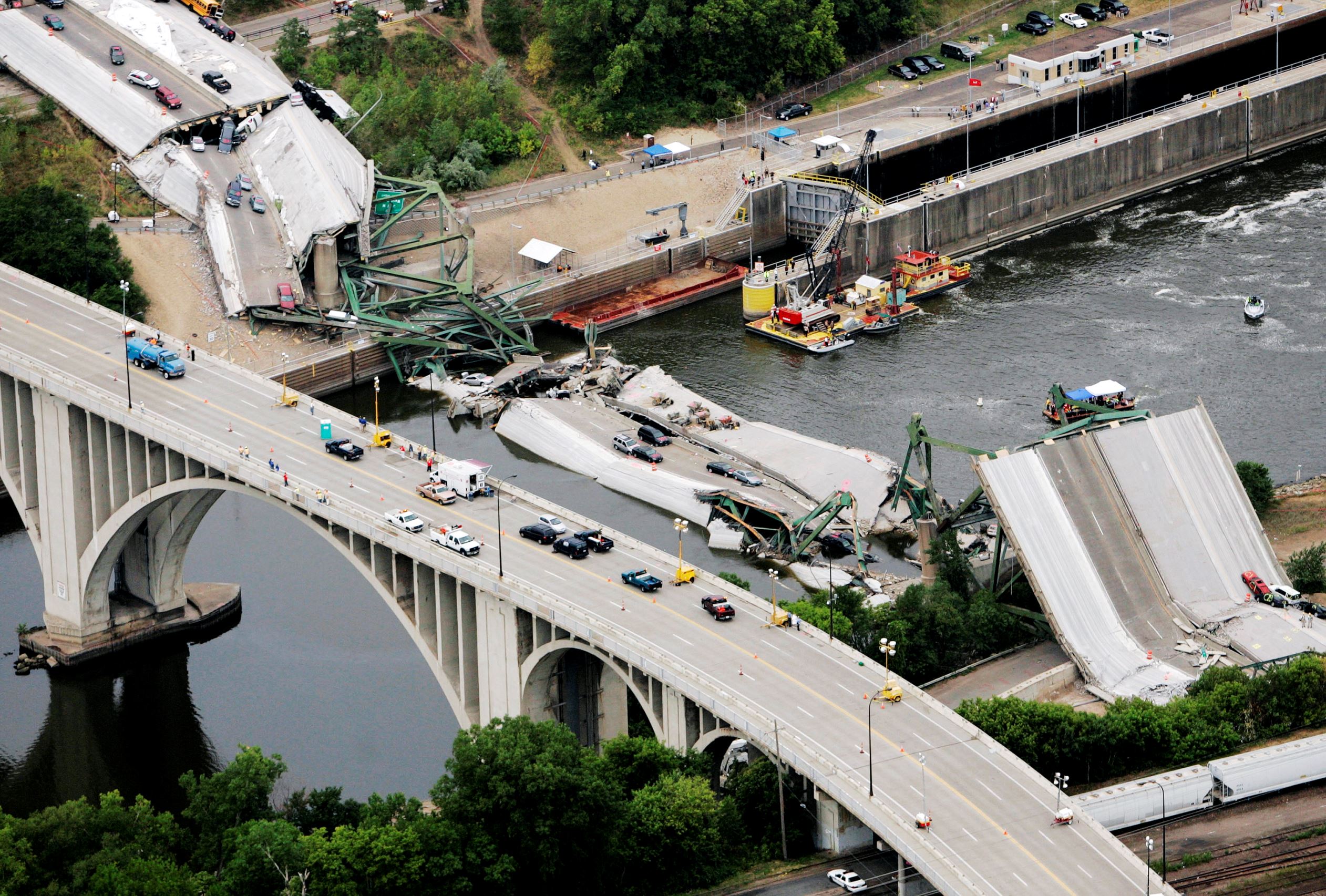 Today history: Interstate bridge collapses