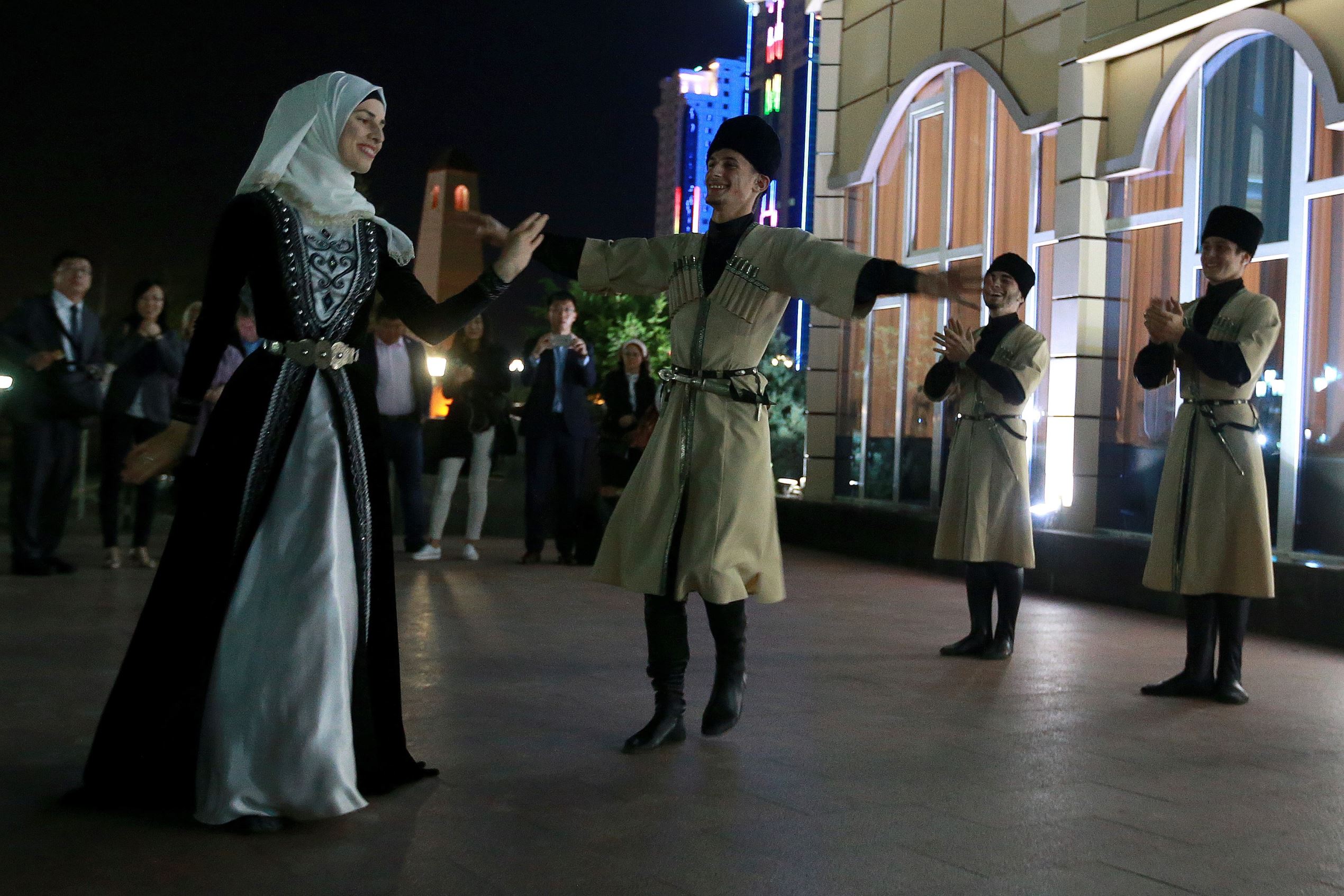 strongman's grip, Chechnya looks become