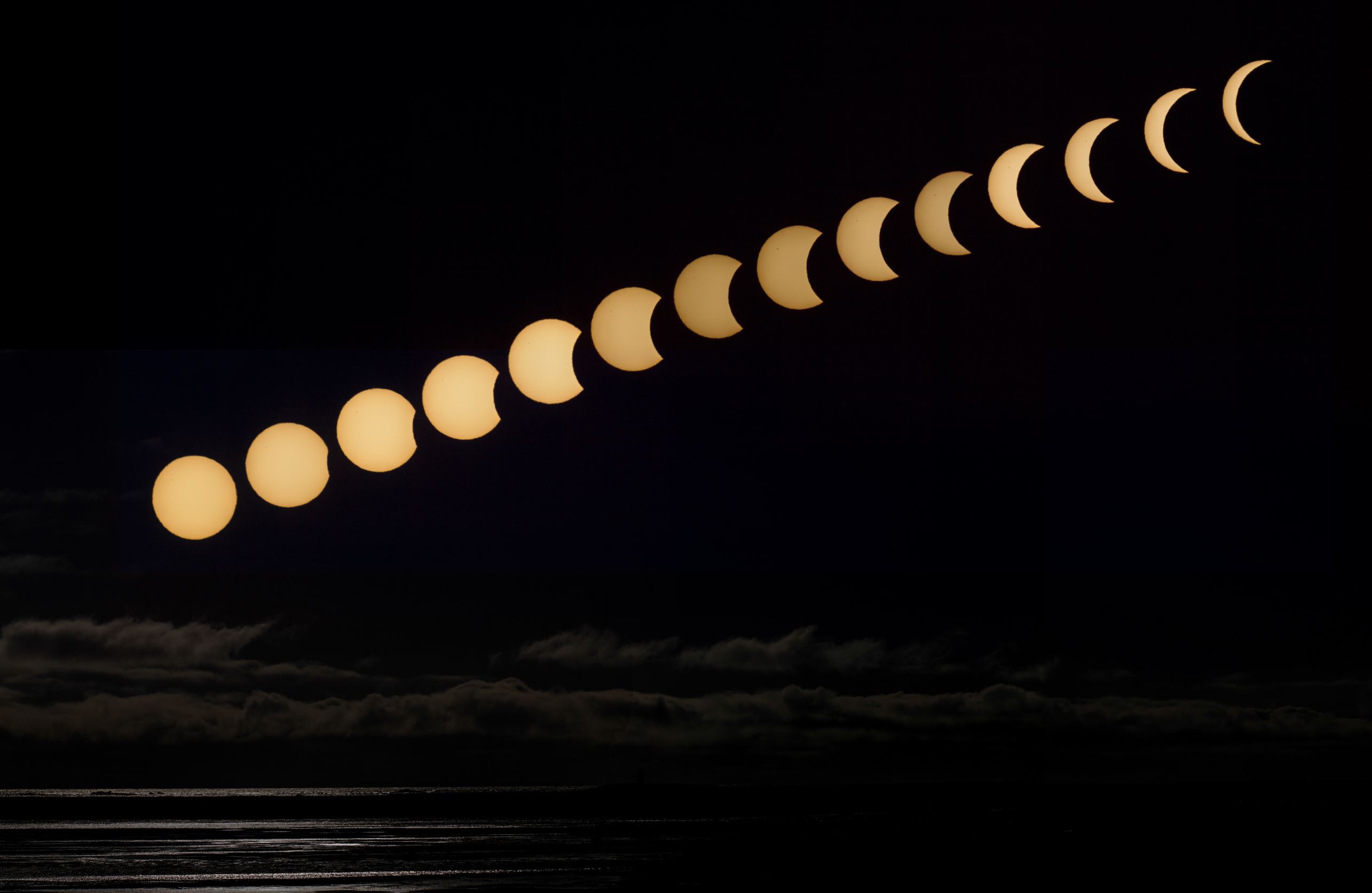 Stunning Eclipse: When To See It In Long Island - cz2xai6