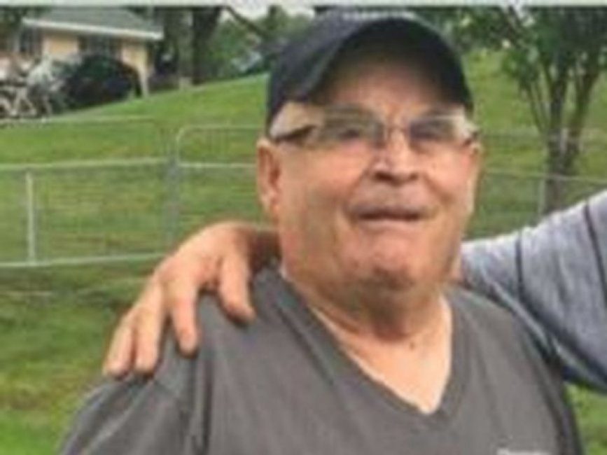 Family missing makes public plea