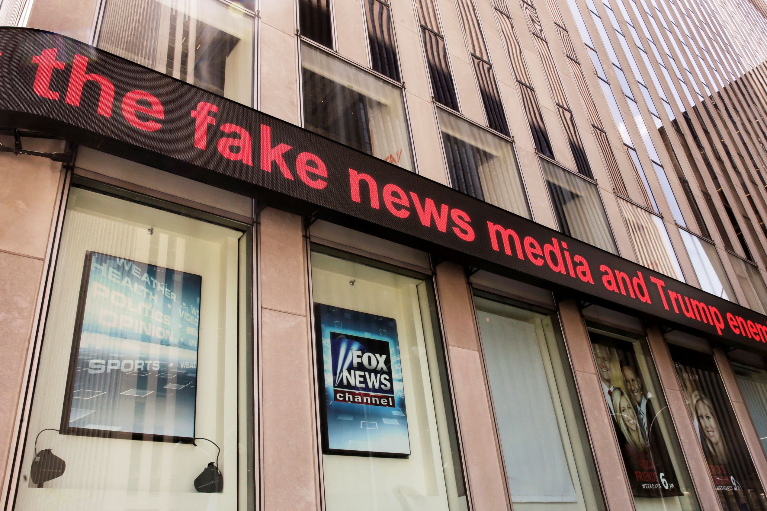Analysis: Explosive lawsuit alleges White