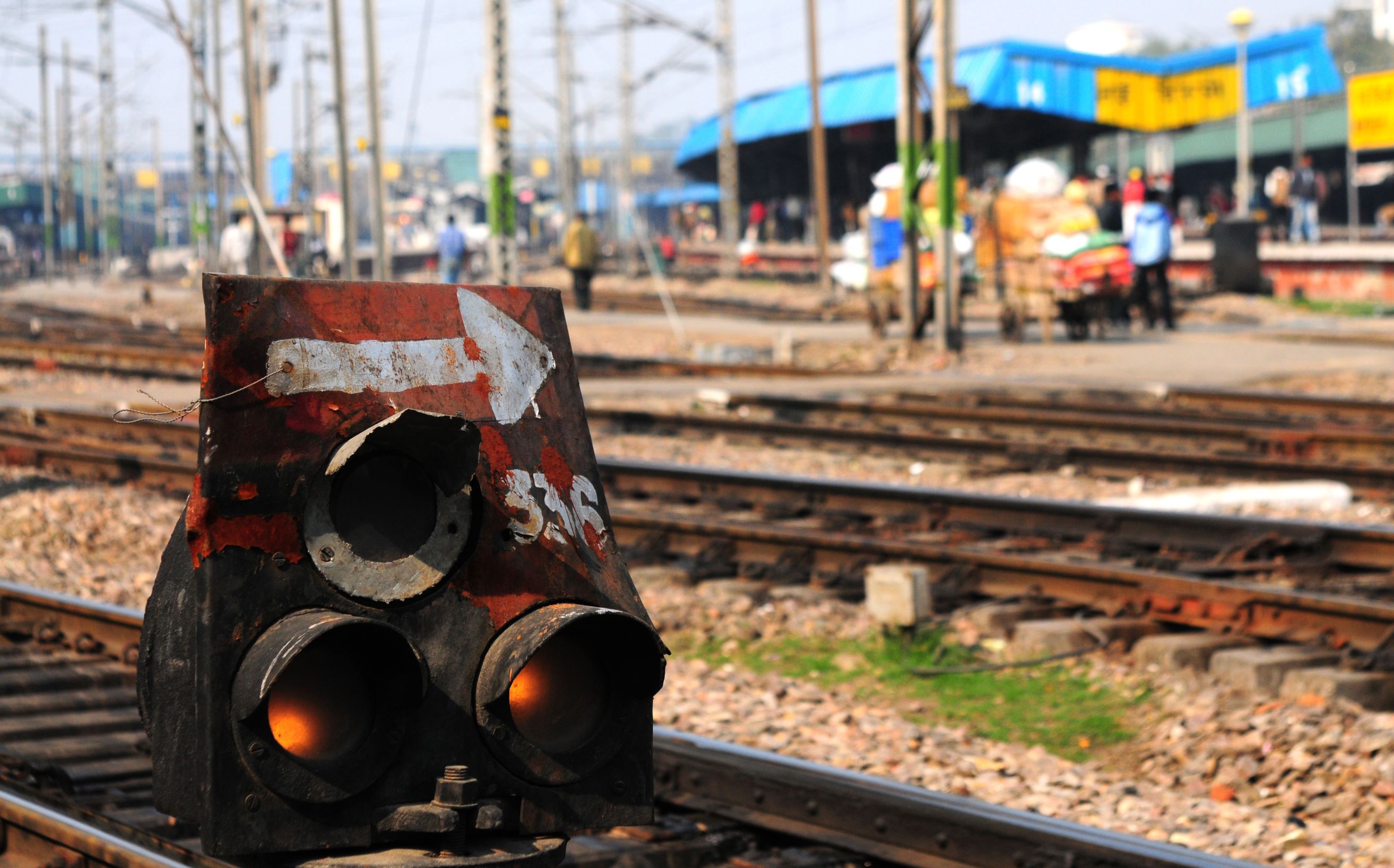 Goods train derails, Mughalsarai-Howrah route