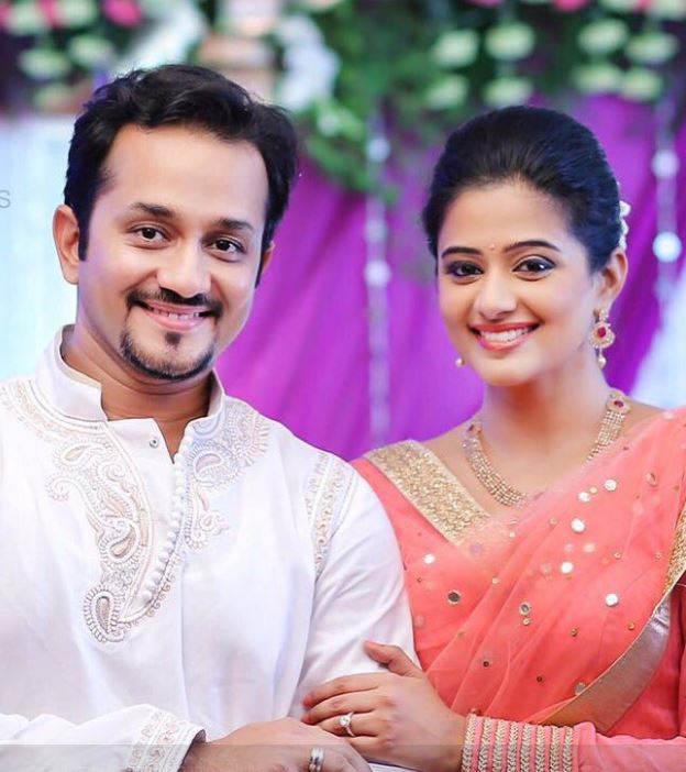Pics: Priyamani ties knot