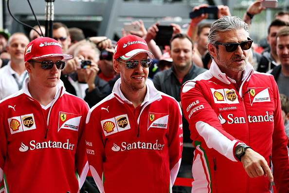 Sebastian Vettel ylisti tallikaveriaan Kimi
