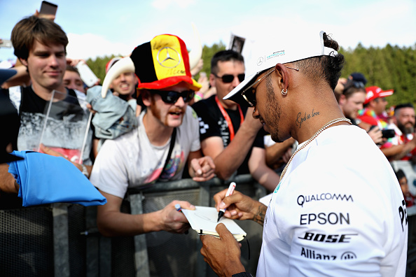 Lewis Hamilton kommentoi kأ¤rkkأ¤أ¤sti Sebastian