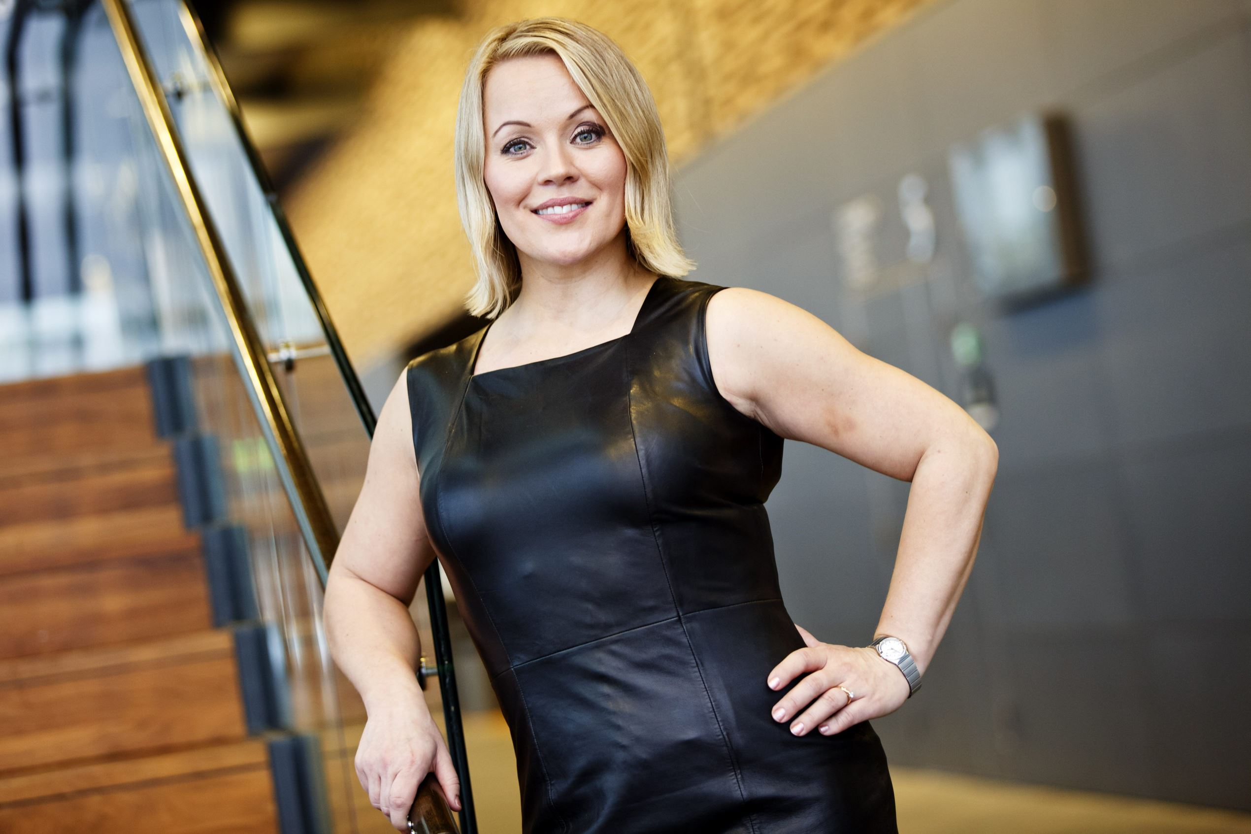 Tangokuningatar Heidi Pakarinen IS:lle elأ¤mأ¤stأ¤أ¤n