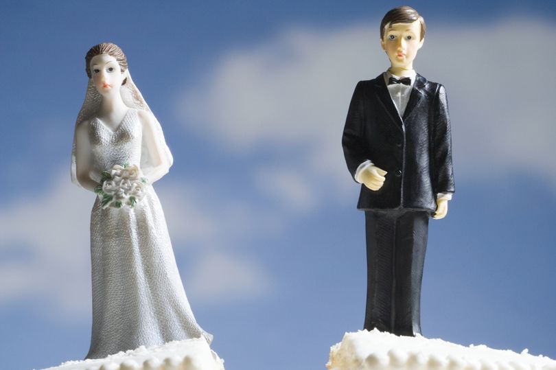 takes bets divorce date son's