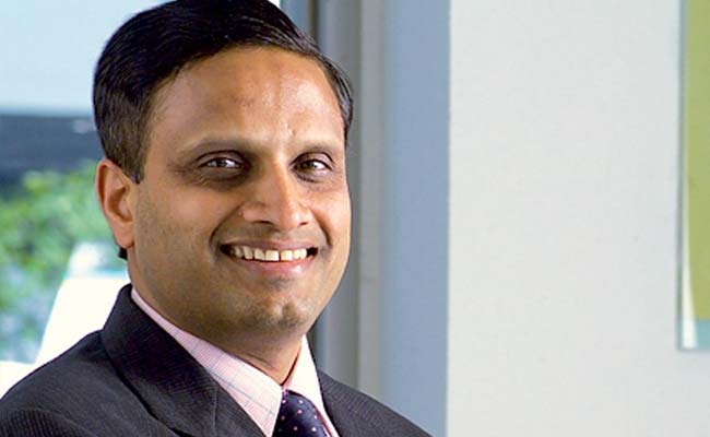 Pravin takes over from Vishal