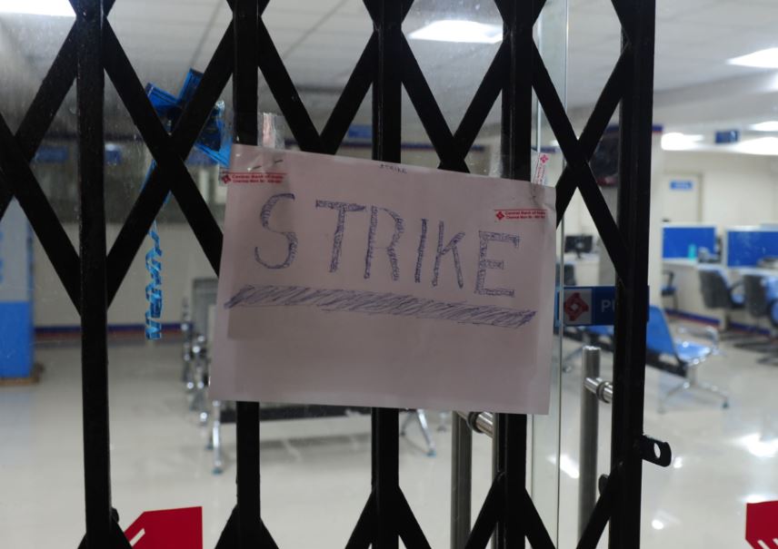 lakh bankers strike work August
