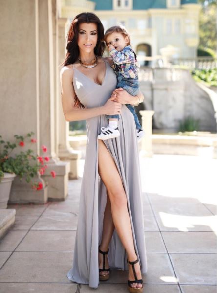 this world's hottest mom?