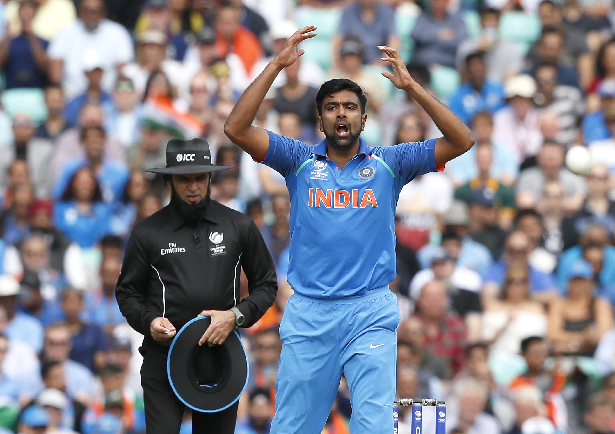 Bowling coach denies dropping Ravi