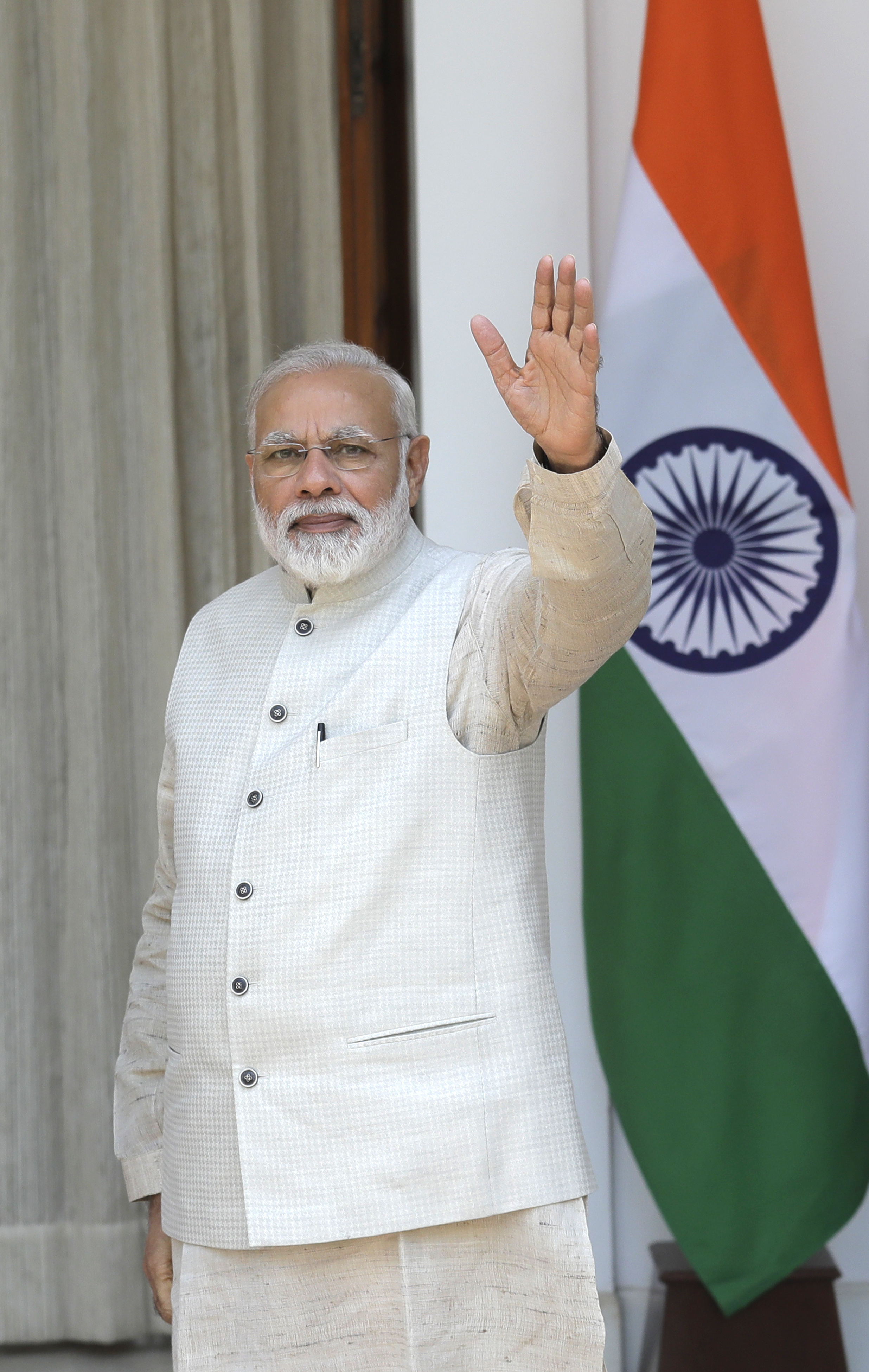 Modi reduce income