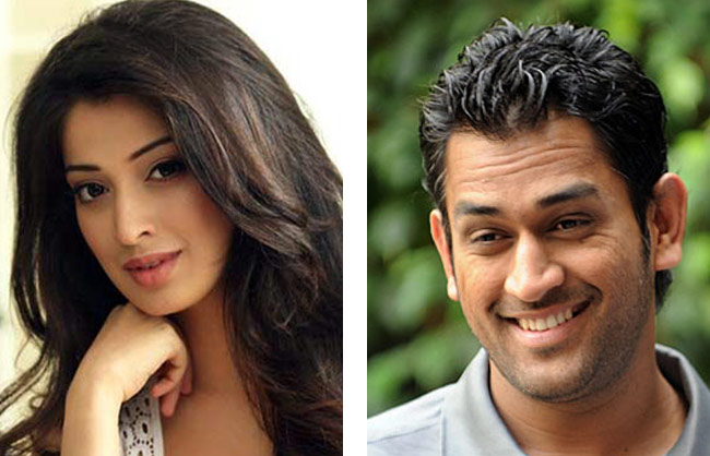 Raai Laxmi affair with Dhoni;