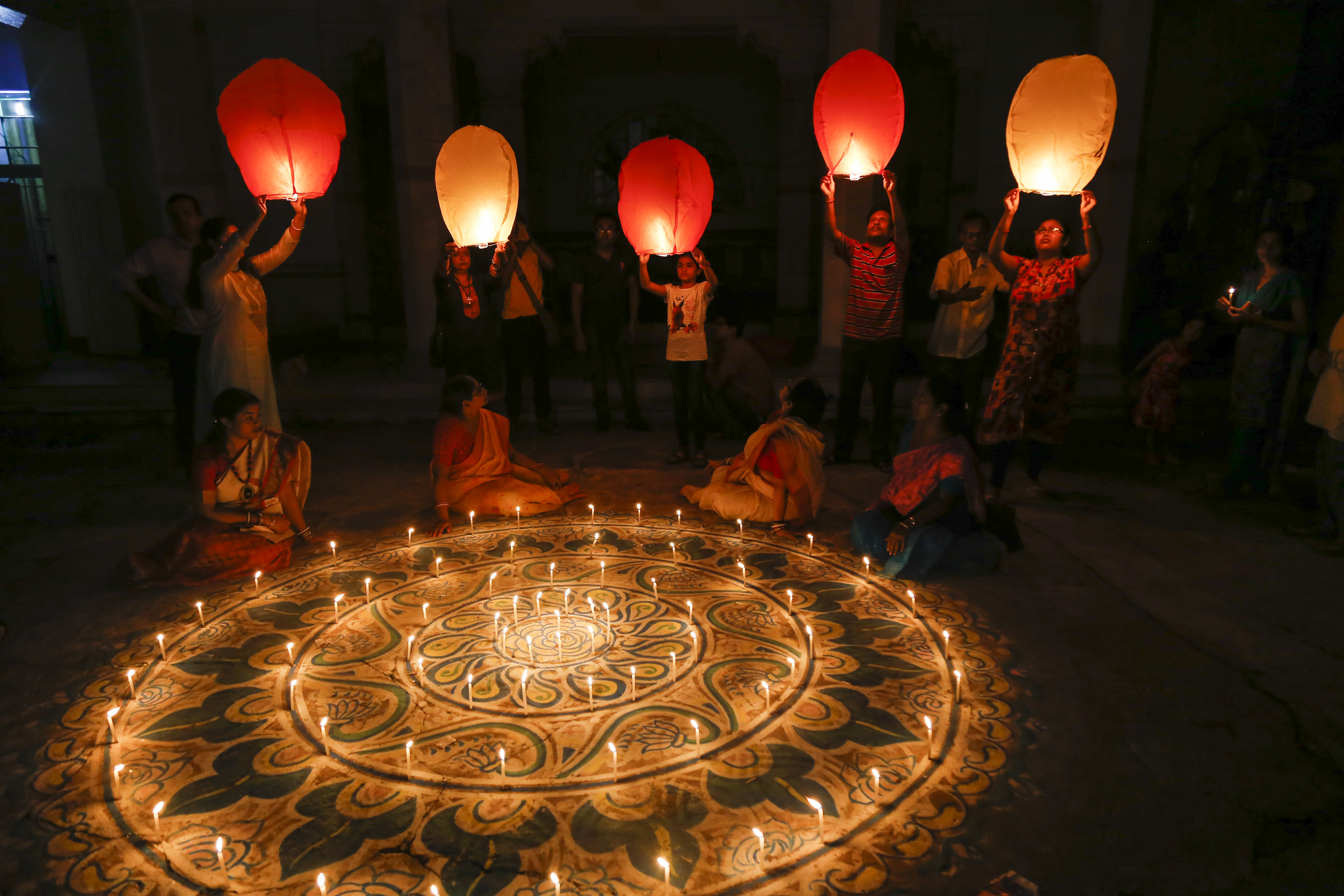 Festivals light around world