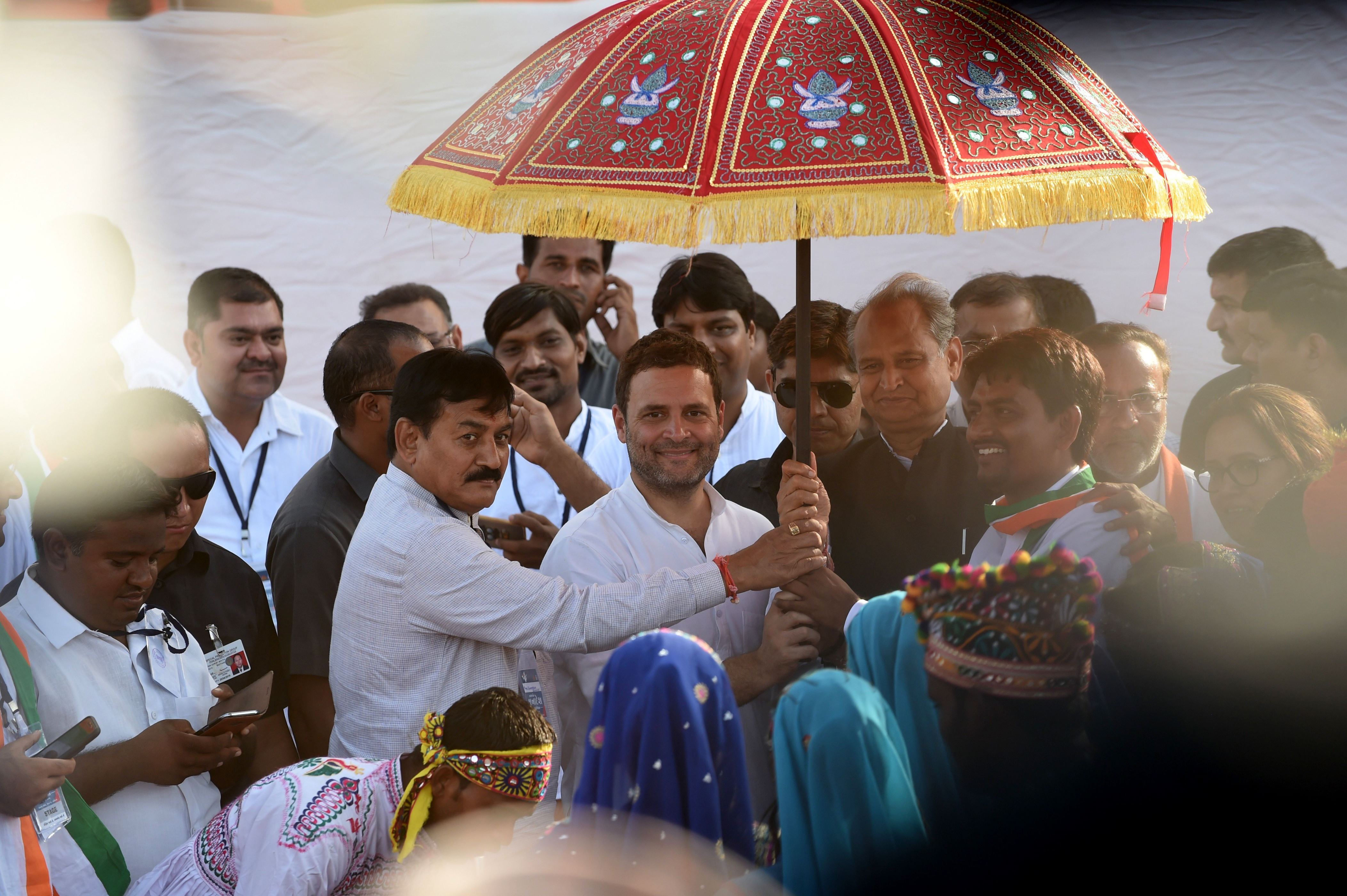 Rahulâ€™s scathing â€˜selfieâ€™ jibe