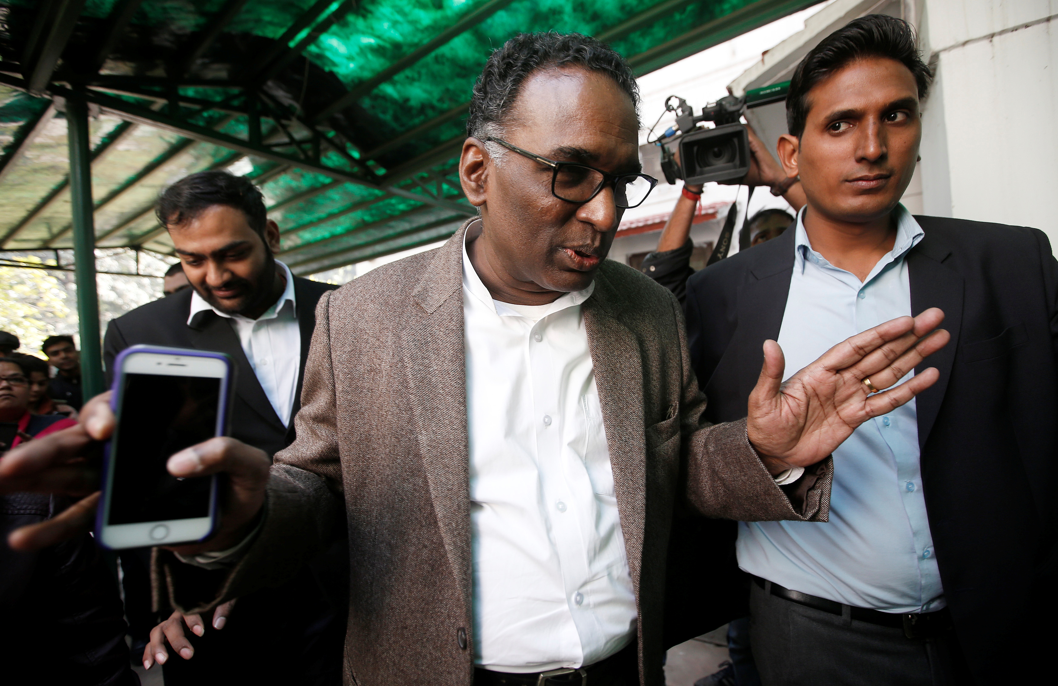 Live: Democracy danger, says Cong