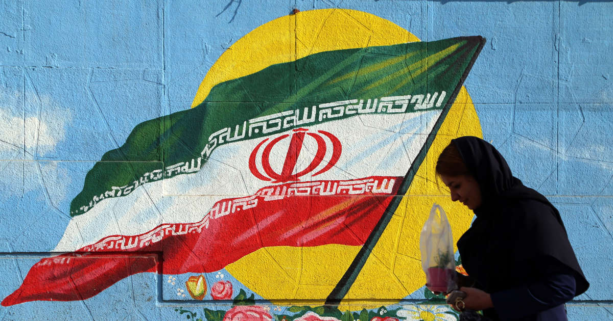 Trump issues ultimatum to 'fix' Iran nuclear deal